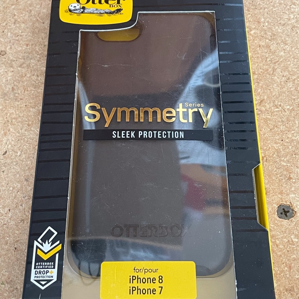 OtterBox Symmetry case, iPhone and iPhone8
